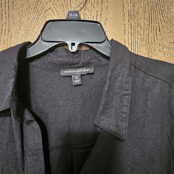 Banana Republic Black Button-Up Shirt - Picture 1 of 3